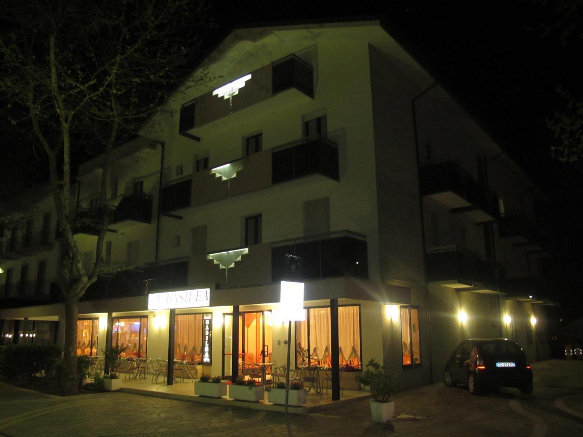Hotel Basilea 벨레지아아지마리나 외부 사진
