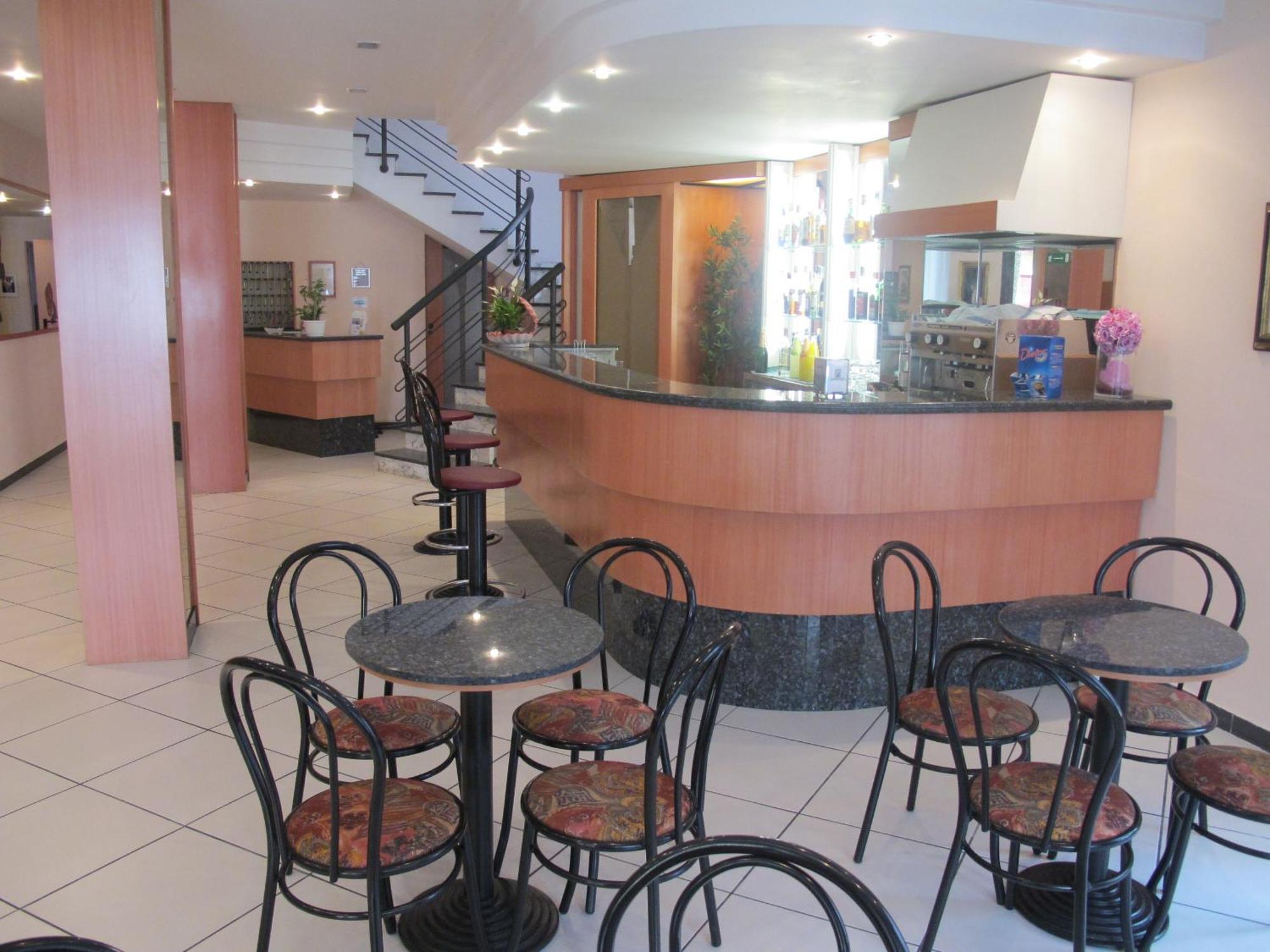 Hotel Basilea 벨레지아아지마리나 외부 사진