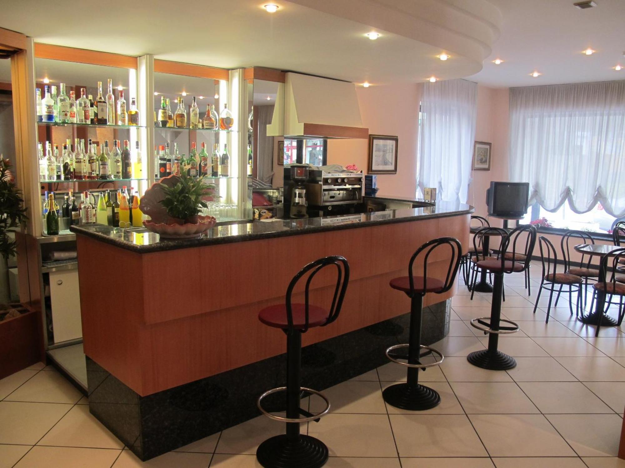 Hotel Basilea 벨레지아아지마리나 외부 사진