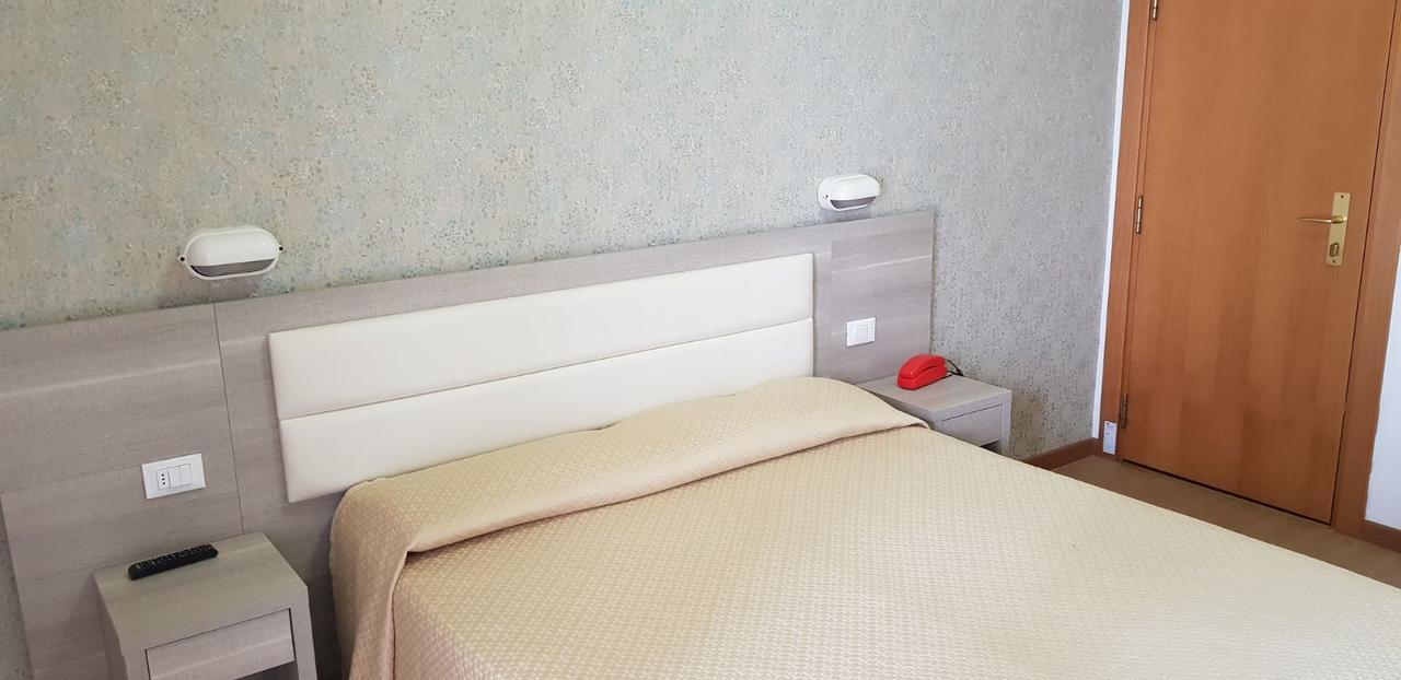 Hotel Basilea 벨레지아아지마리나 외부 사진