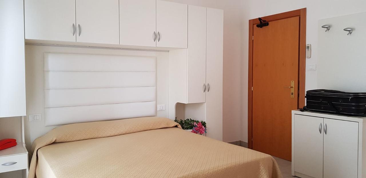 Hotel Basilea 벨레지아아지마리나 외부 사진